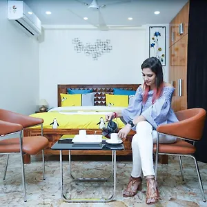 *** Hotel Lime Tree Near 32nd Avenue Sector 29 India